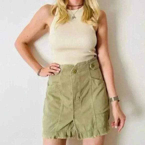 FREE PEOPLE utility cargo mini skirt size 2 EUC - Picture 1 of 4